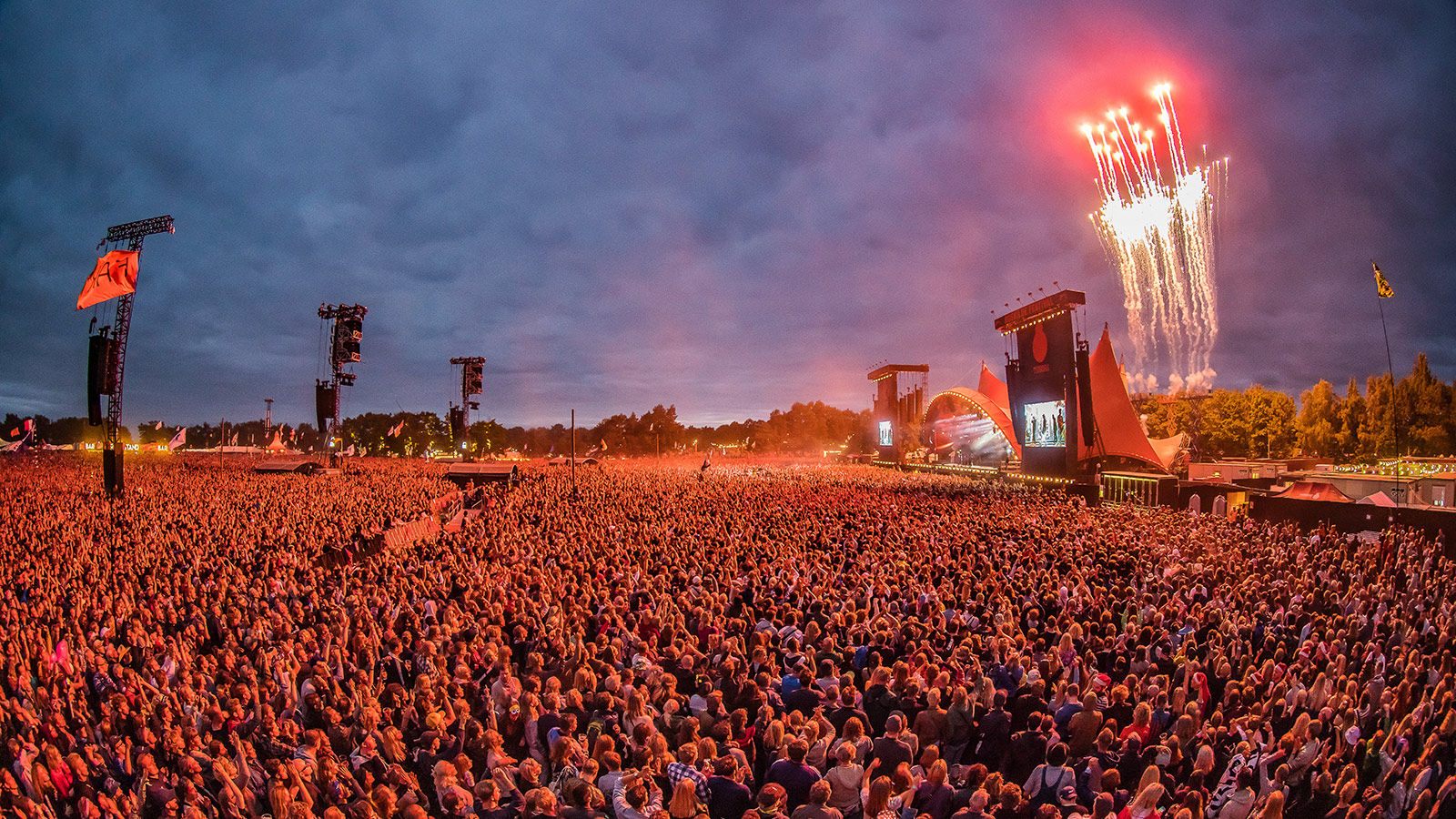 dai echi add Roskilde Festival Naked photo