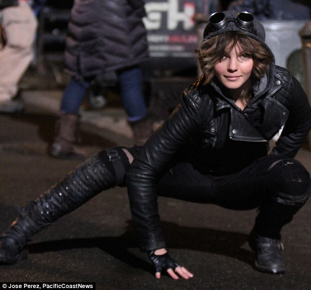 andrew john mason add Camren Bicondova Hot photo