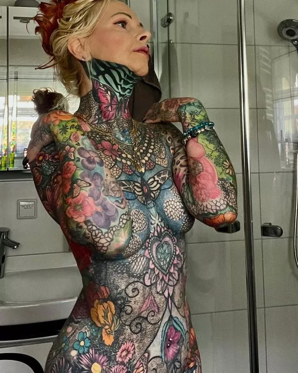 ayad sadik add Tattooed Gilf photo