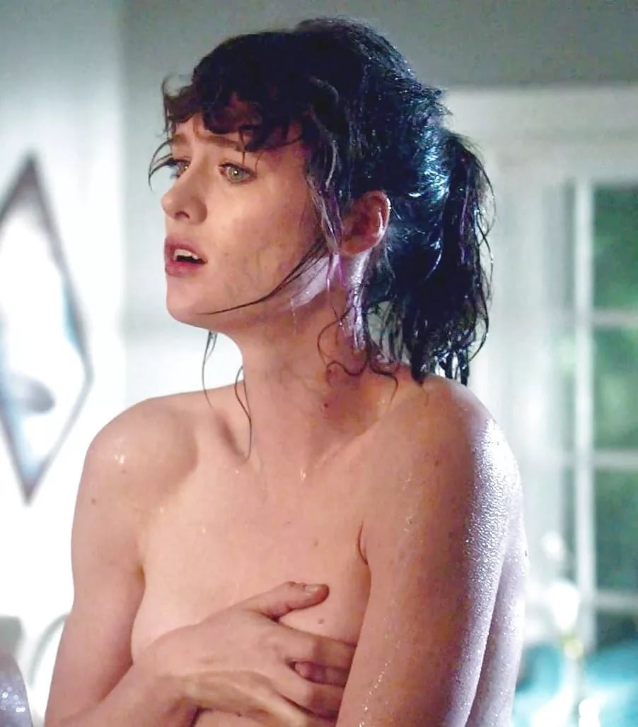 ami kar add Mackenzie Davis Sexy photo