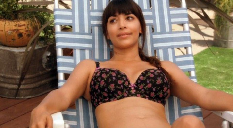 david latterner add Hannah Simone In Bikini photo