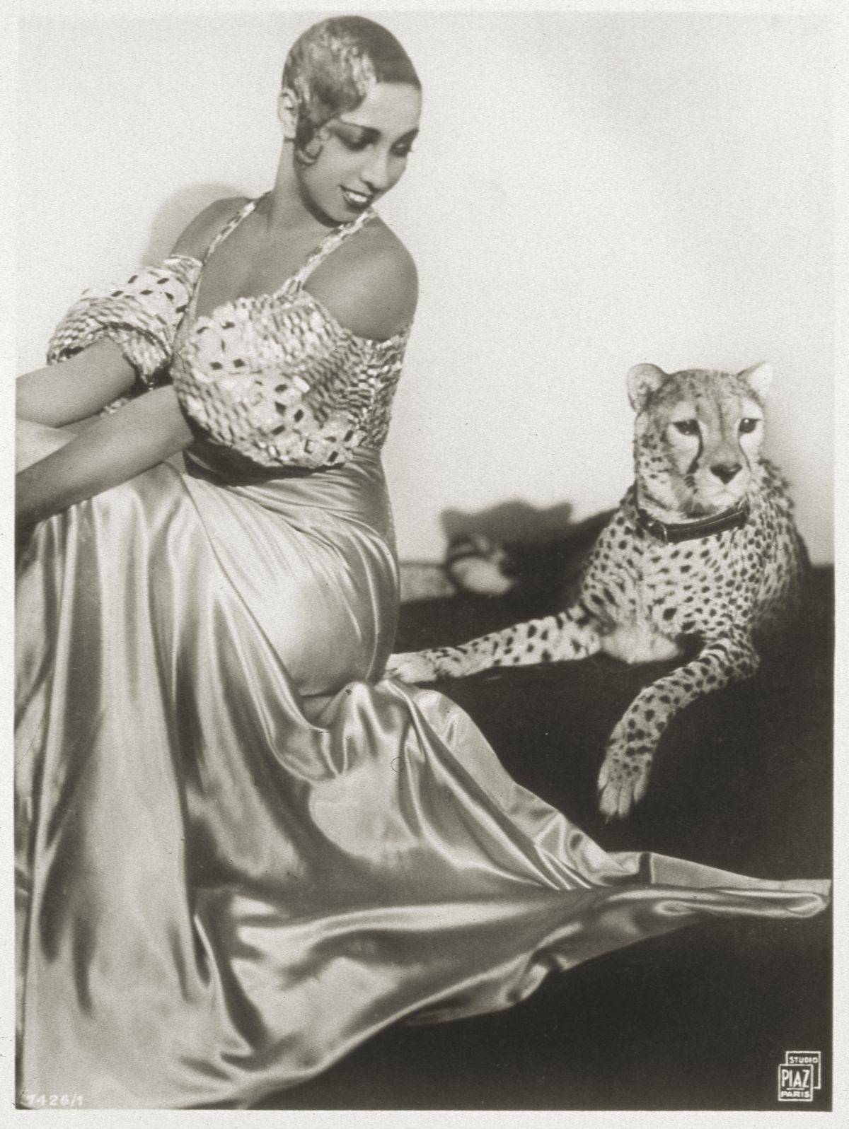 akustatik statik add Naked Josephine Baker photo