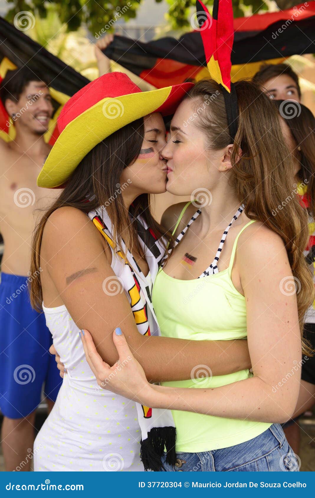 bivas biswas add Lesbian Brazilian Kiss photo