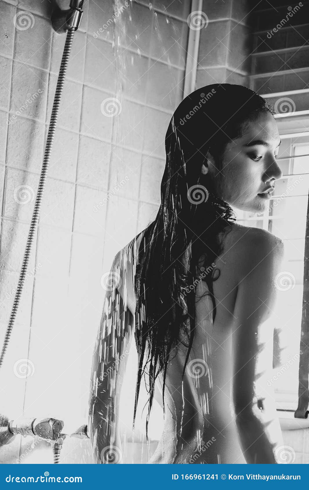 charlotte kearns add Bathroom Nude Women photo