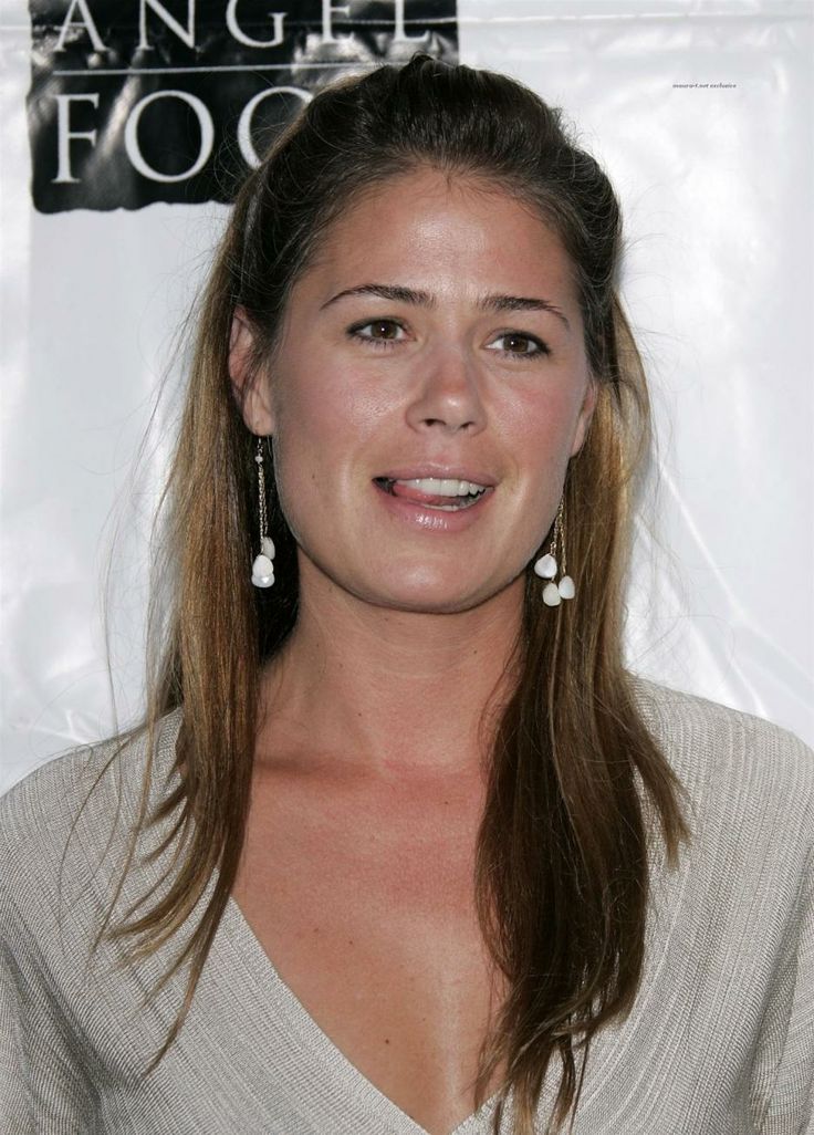 dominique fitzgerald add Maura Tierney Sexy photo