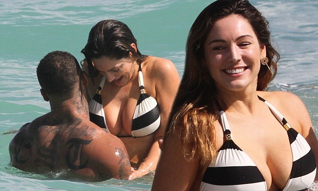 cassia oliveira add Kelly Brook Nude Boobs photo