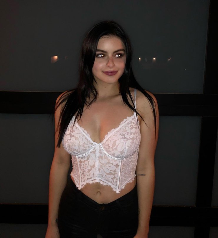 cathy haring add Ariel Winter Big Tits photo