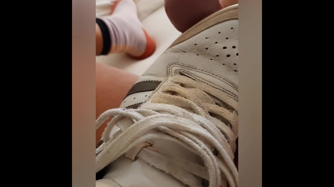 Cumming In Sneakers 15531