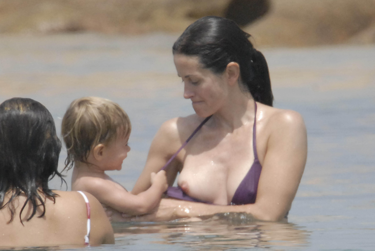 alex colburn add Courteney Cox Nip Slip photo