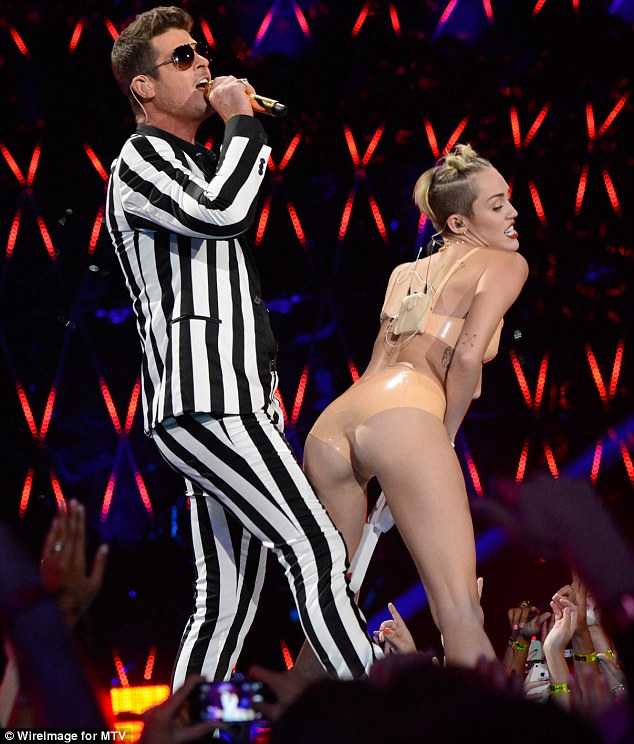 bonnie garris add Miley Cyrus Butt Naked photo