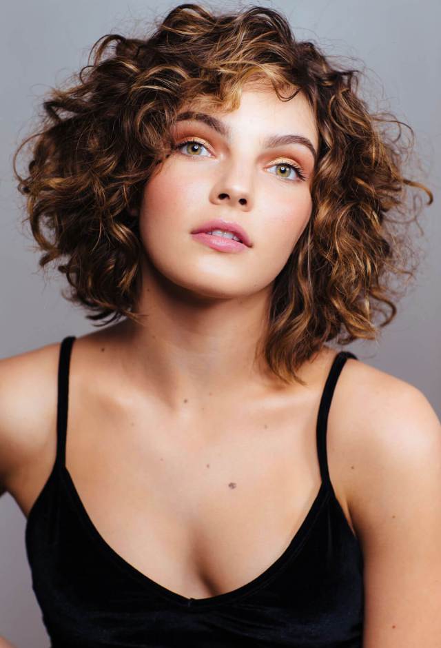 ashley lauer add Camren Bicondova Hot photo