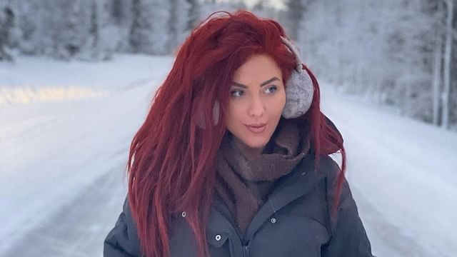 abby shire add Redhead Winter Leaks photo