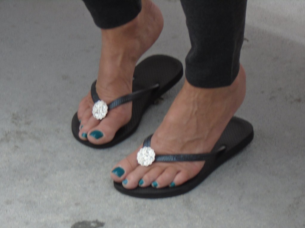 dee richard add Sexy Gilf Feet photo