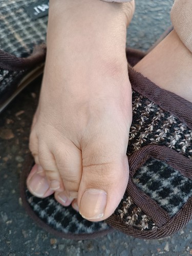 adel raphaelah add Natural Toes Footjob photo