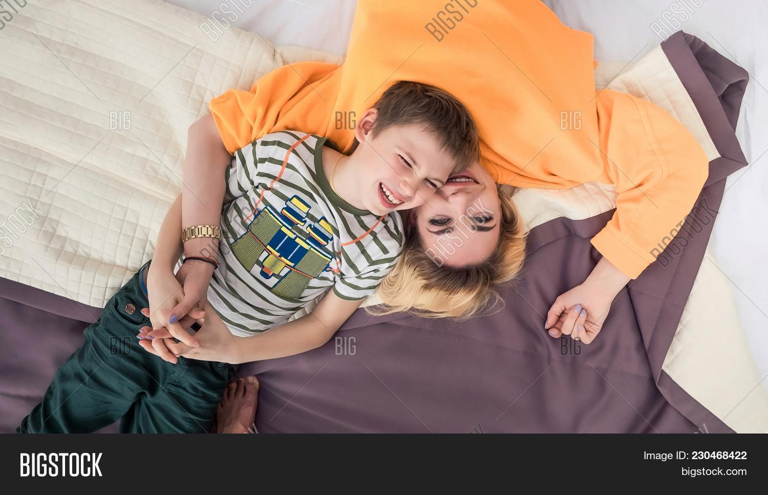 ashi patel add Mom Shared Bed With Son photo