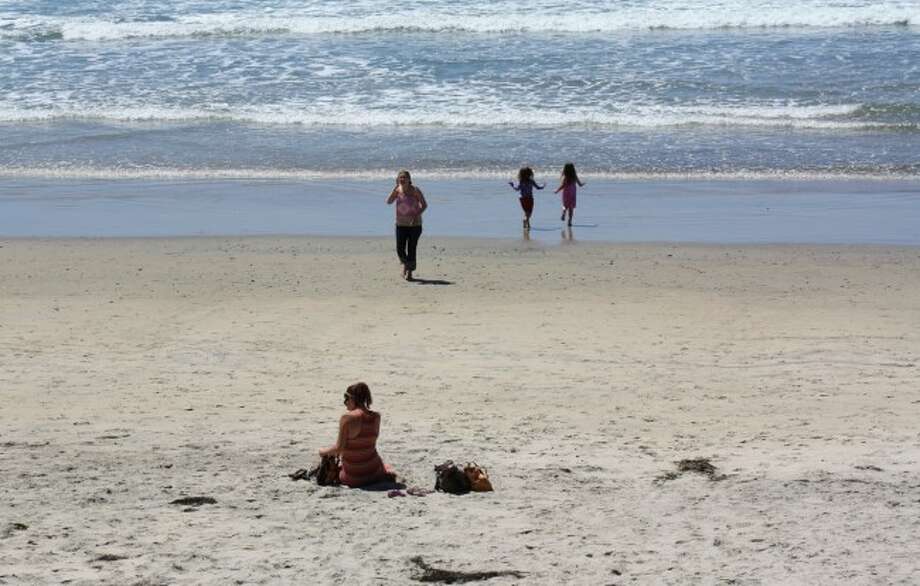 bon chen add Naked Teenagers On The Beach photo