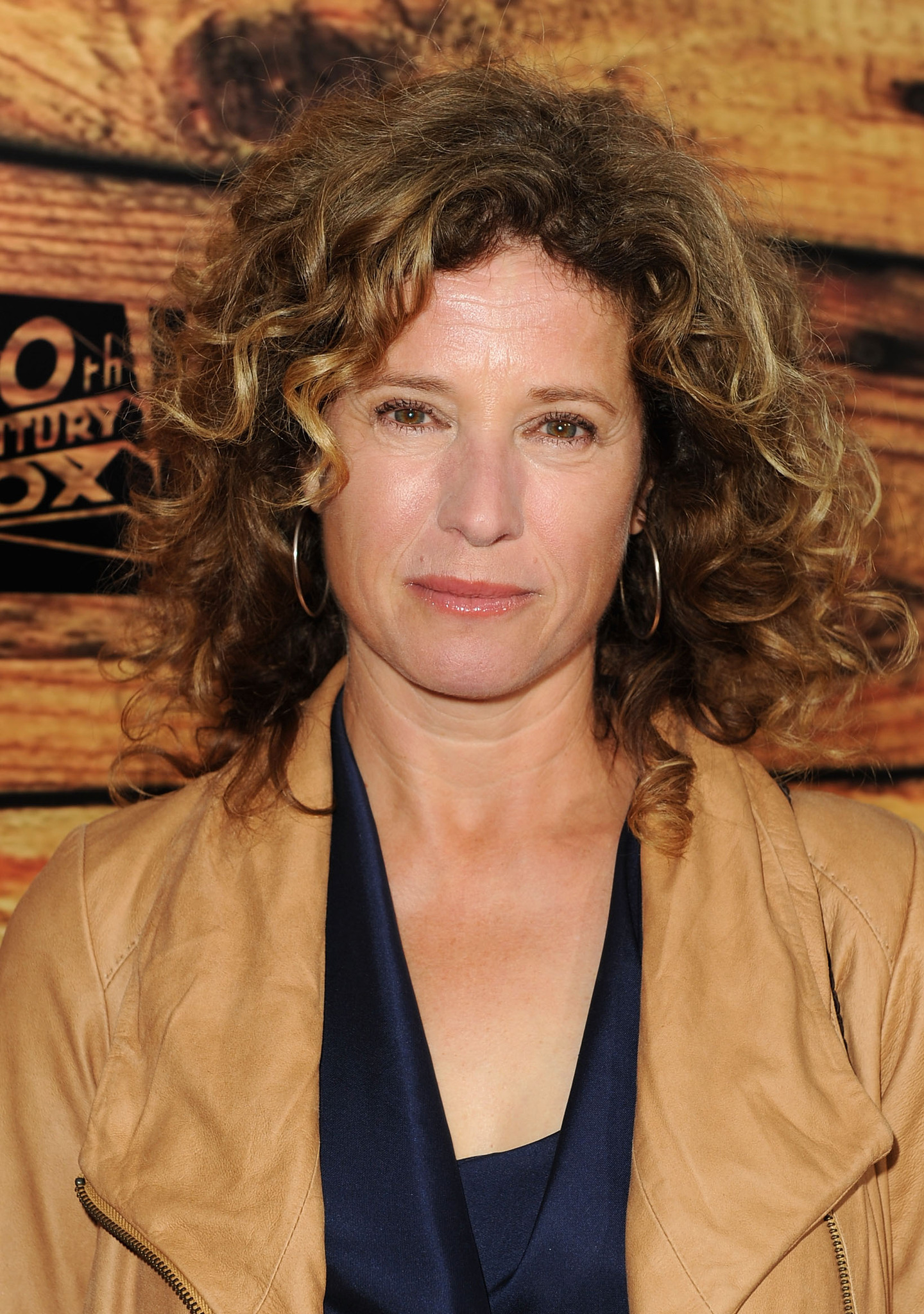 aku hero add Nancy Travis Sexy photo