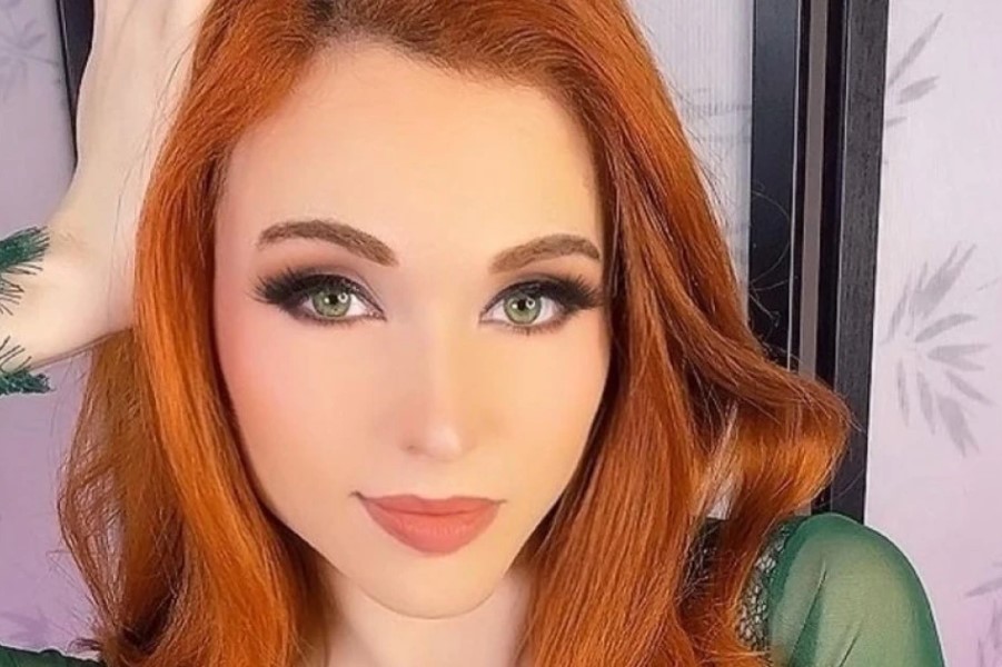 dara bowen add Amouranth Joi photo