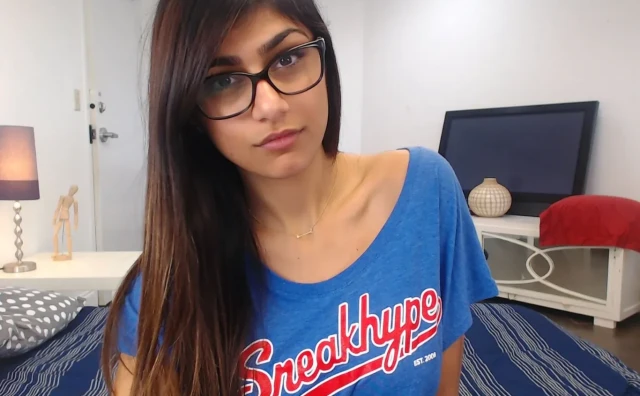 andres mantilla add Pornografia Mia Khalifa photo