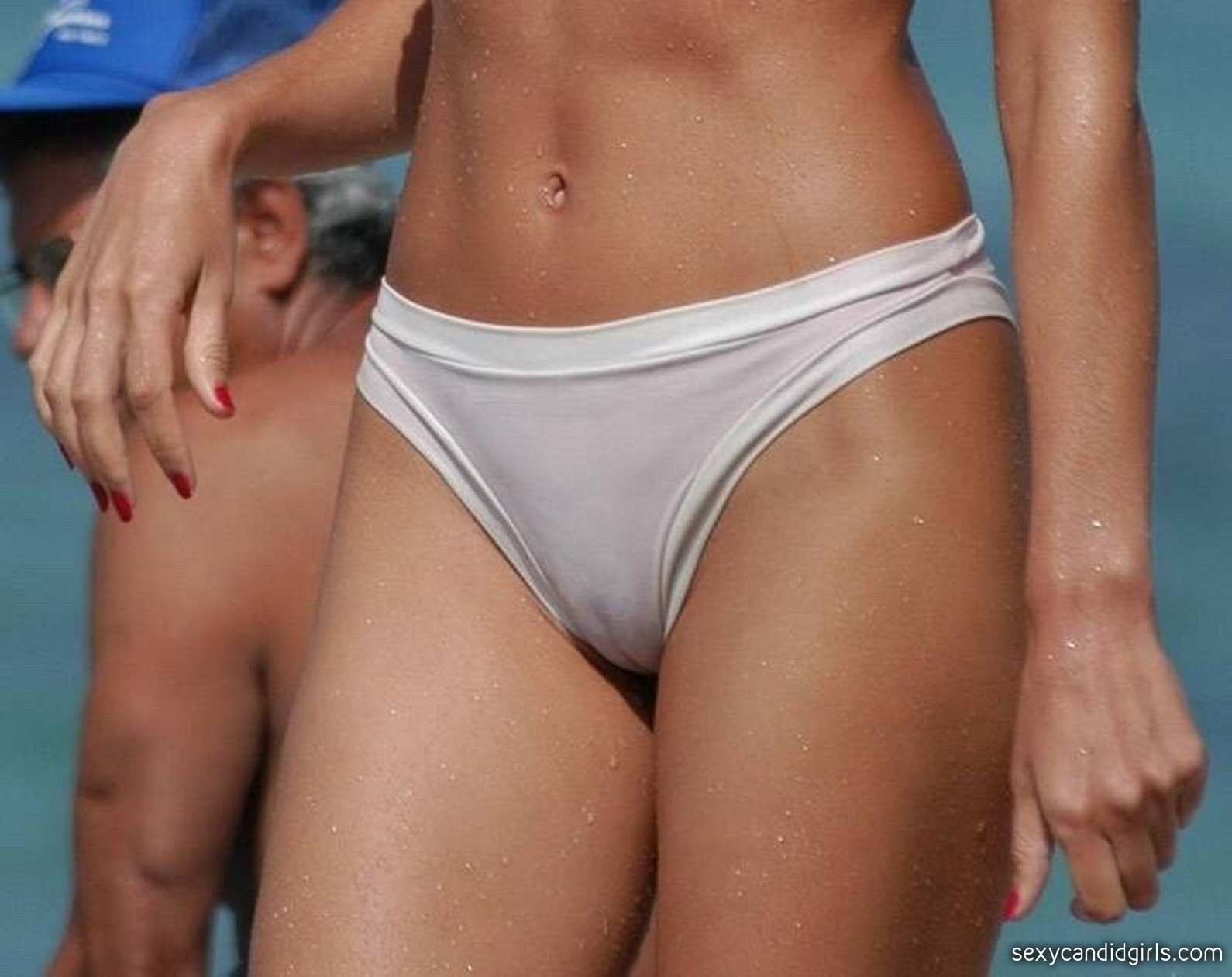 amelia betancourt add Public Beach Camel Toe photo