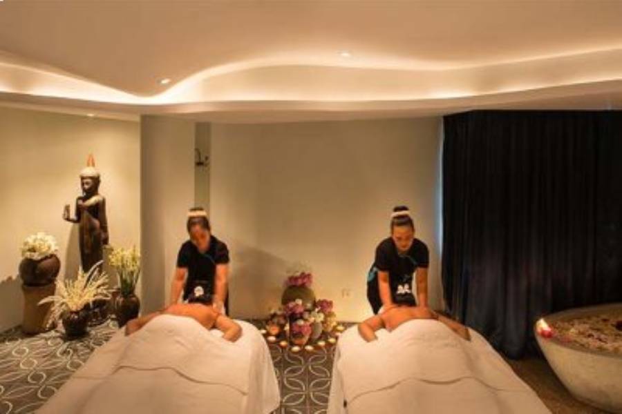 brittany van beek add Asian Spa With Happy Ending photo