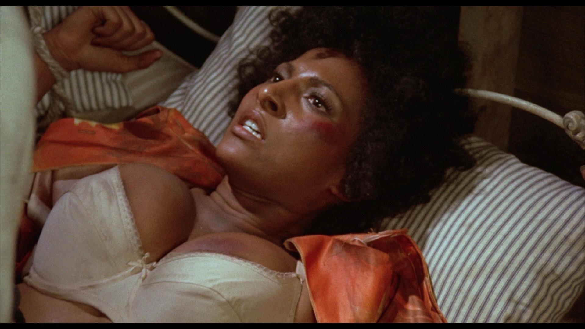 Pam Grier Toples 20519