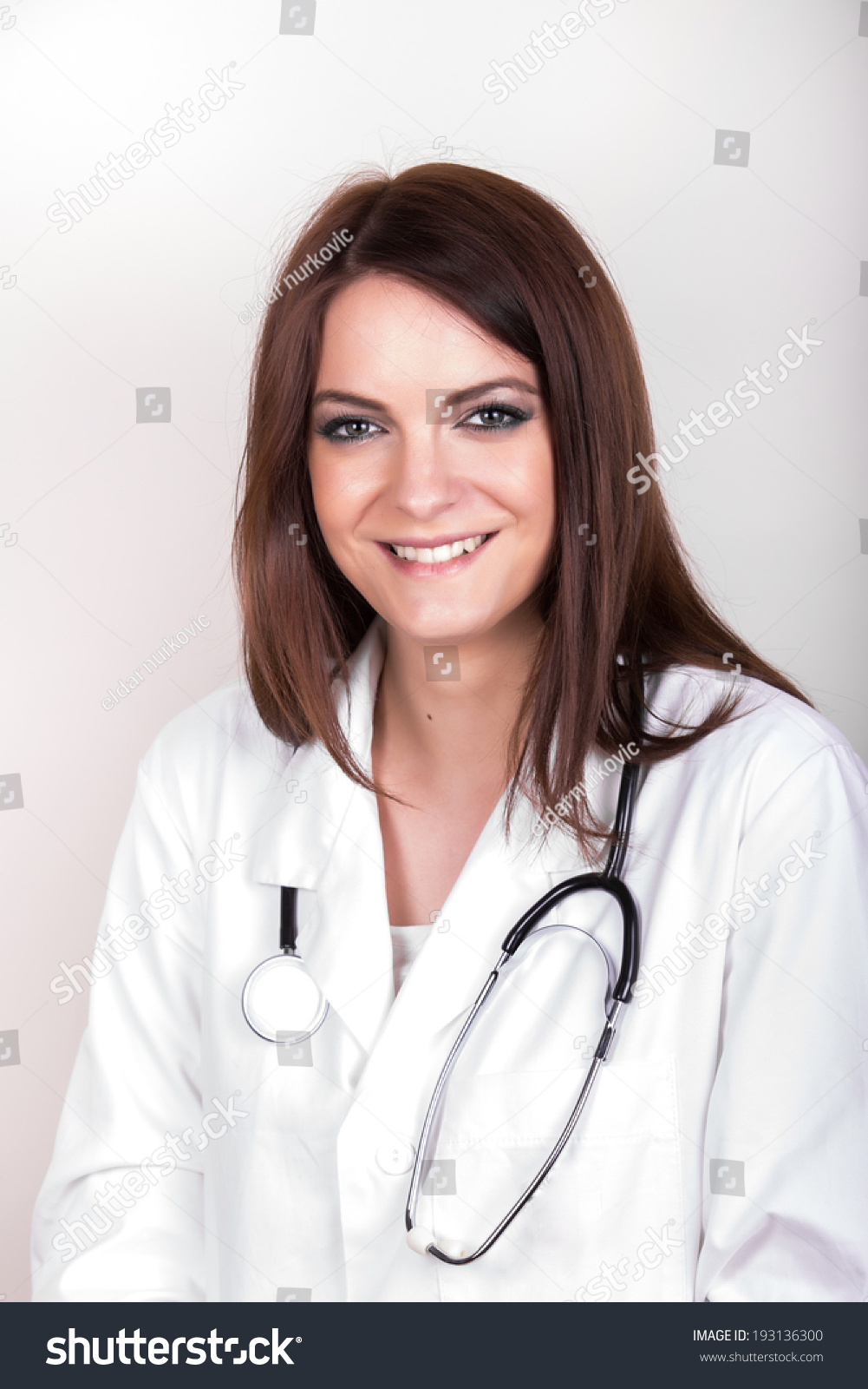 brandon da costa add Cute Brunette Doctor photo