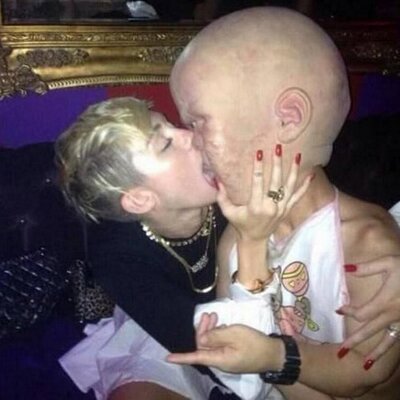 donnie reyes add Miley Cyrus Sucking photo