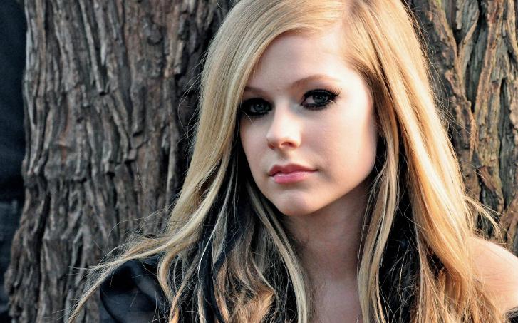 angie davis dillon add Avril Lavigne Height And Weight photo