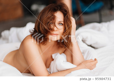 claire colyer add Naked Women In Bed photo