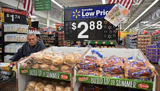 adam schmalenberger add Flashing In Grocery Store photo