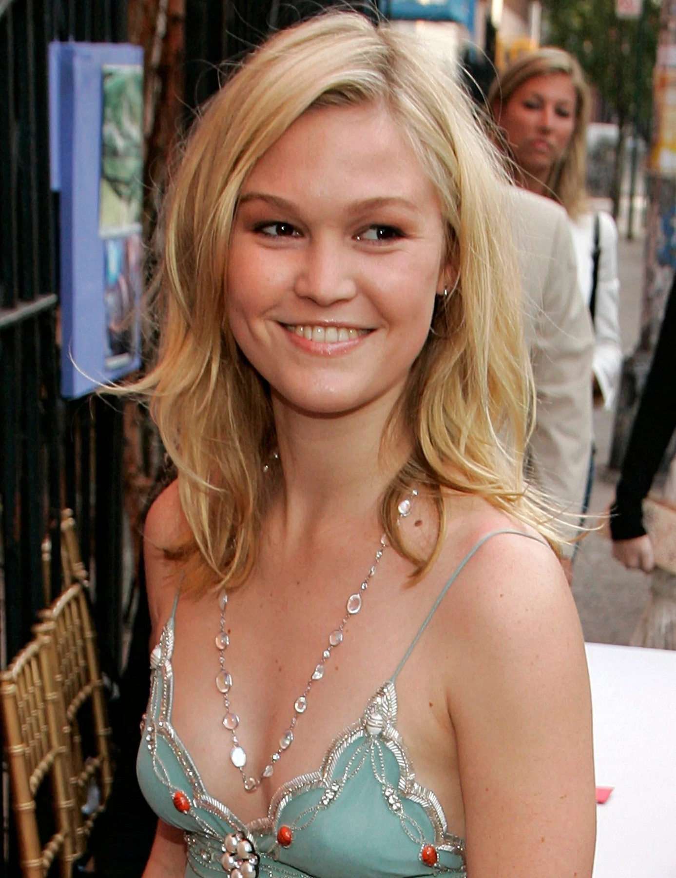 ana filipa ferreira add Julia Stiles Nip Slip photo