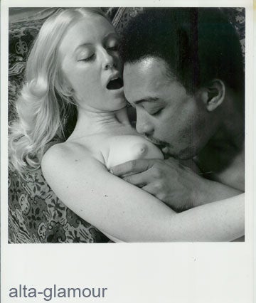 arrogante add Man Kissing Woman Breast photo