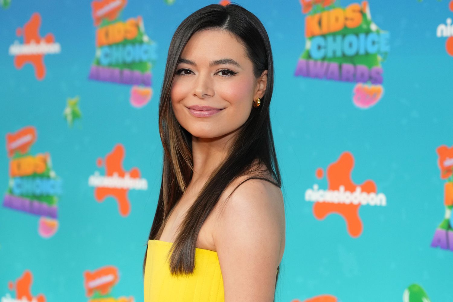 aishah shukri add Miranda Cosgrove Porm photo