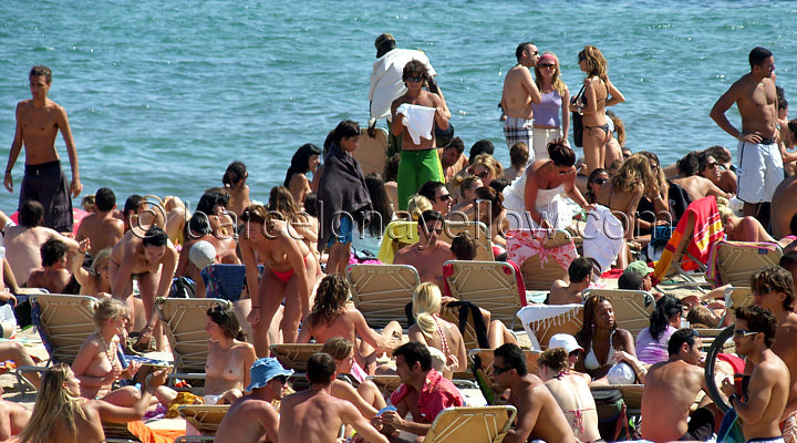 chris hardgrove add Naked Beach Barcelona photo