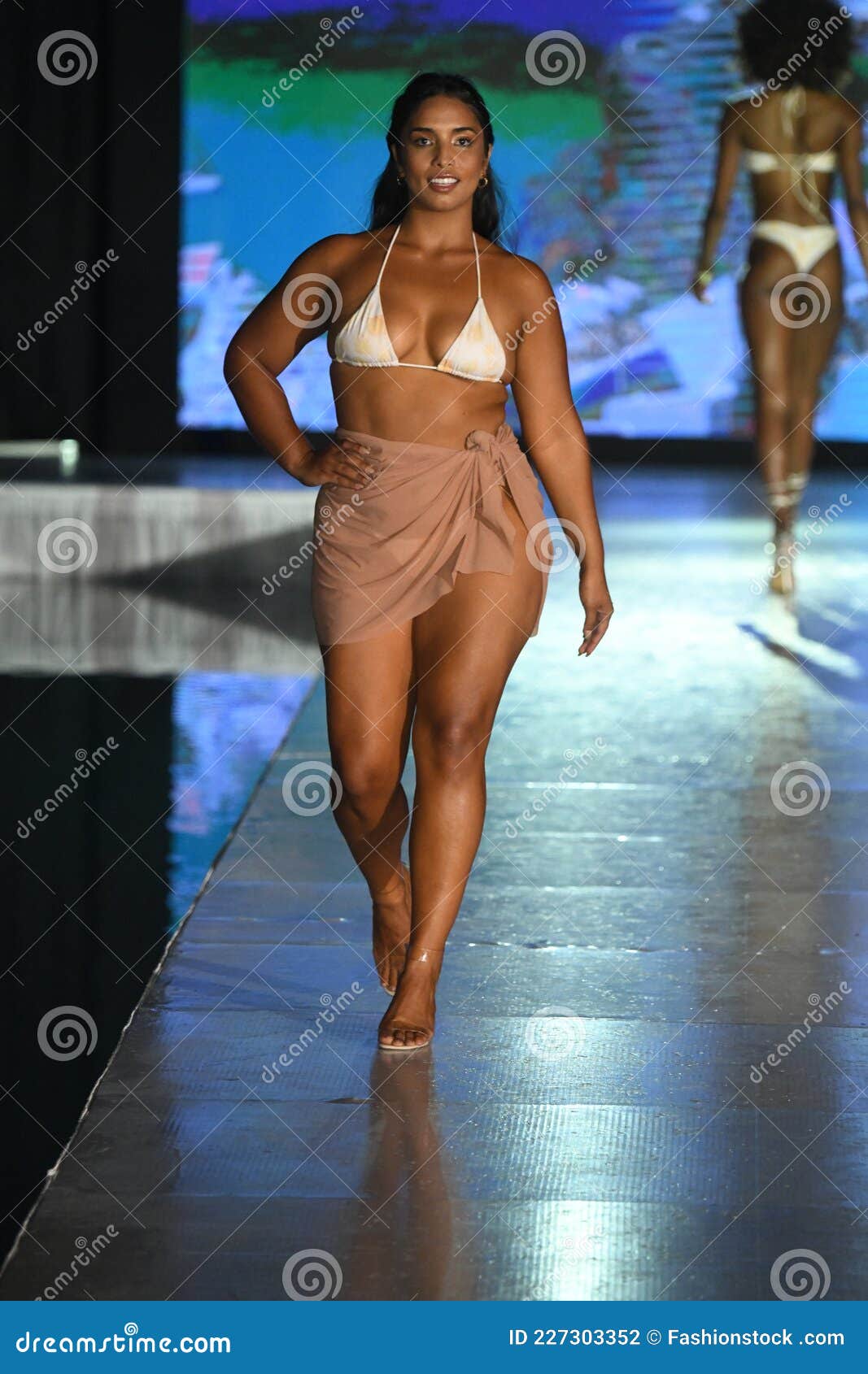 chris modeen add Nude Runway Fashion photo