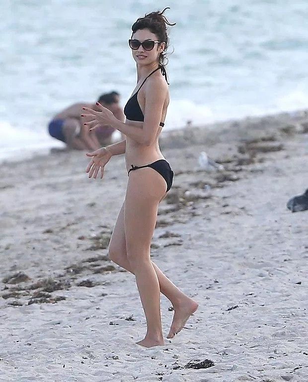 ann riordan add Olga Kurylenko In A Bikini photo