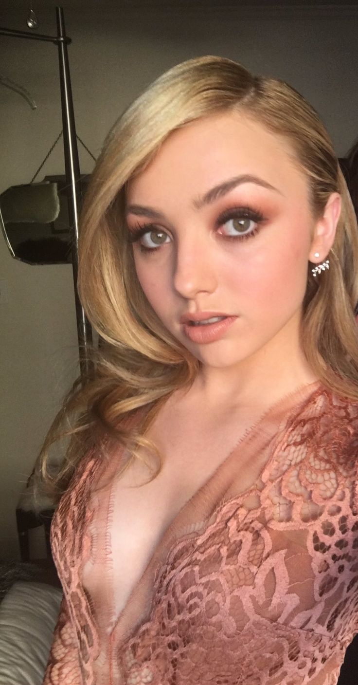 curtis auger add Peyton List Nud photo