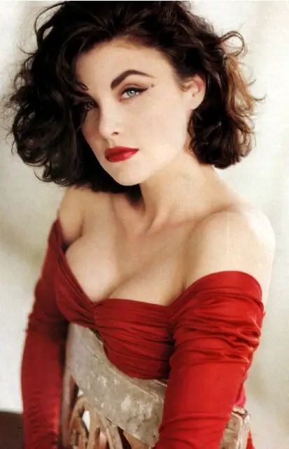 darold watson add Sherilyn Fenn Height photo