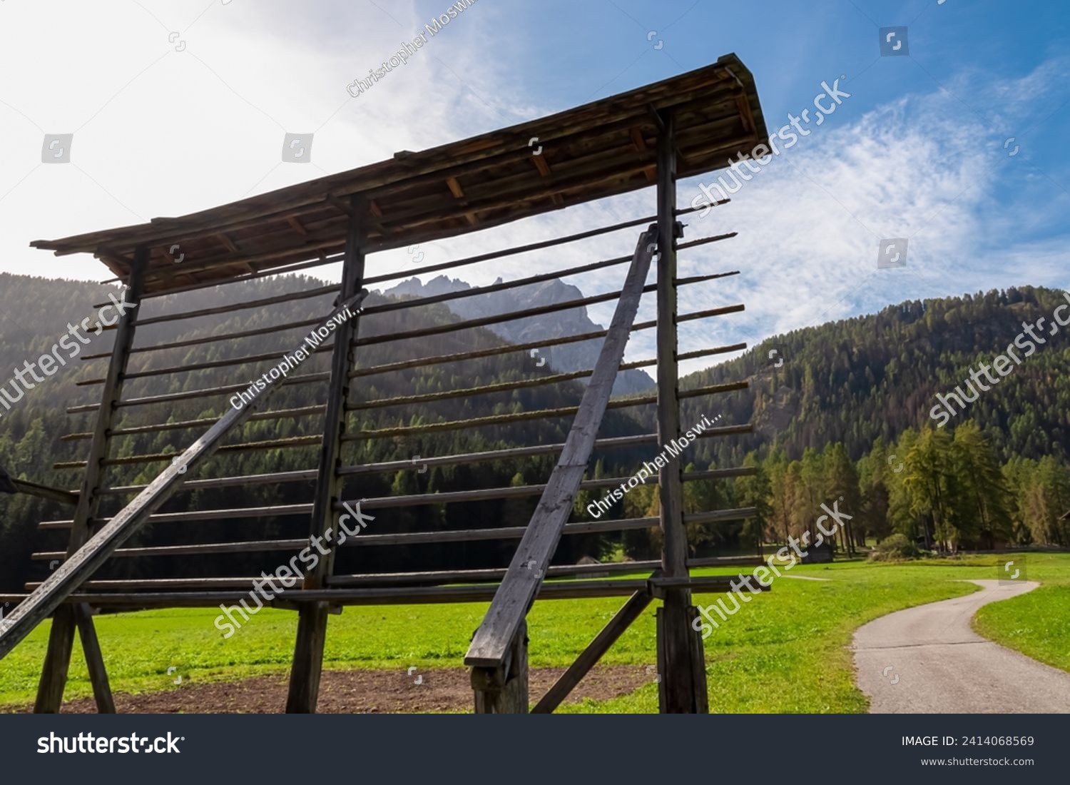 diaz felipe add Sons Of The Forest Drying Rack photo